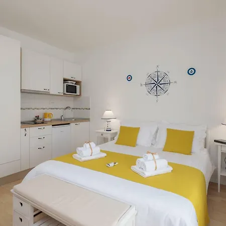 Centerlink Apartment Split
