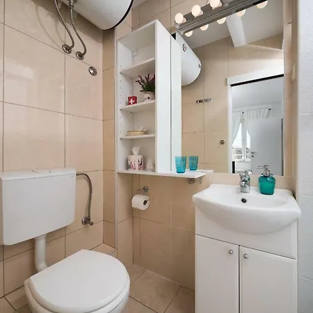 Centerlink Apartment