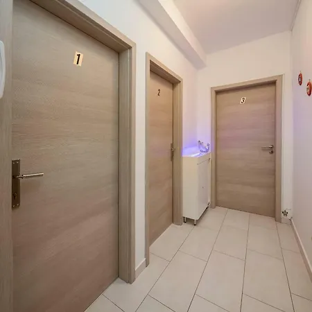 Centerlink Apartment *